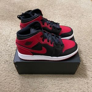 Jordan 1 Mid Banned GS